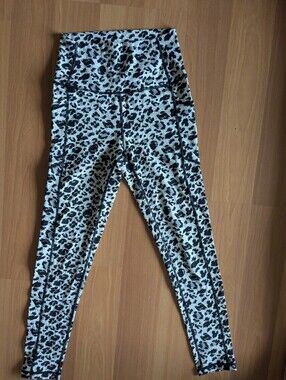 High-Waist Animal Print Leggings - Black & White